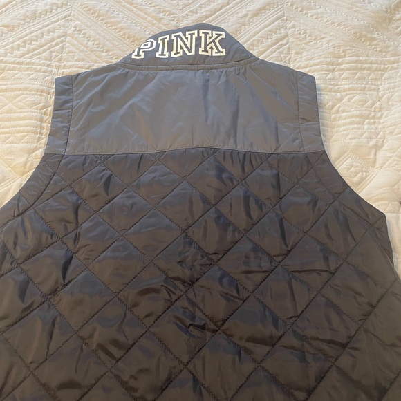 Bundle Victoria's Secret Puffer Vest & Tshirt. - Picture 5 of 11